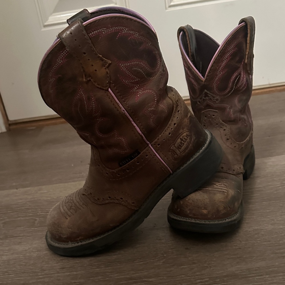 Steel toe cowgirl boots